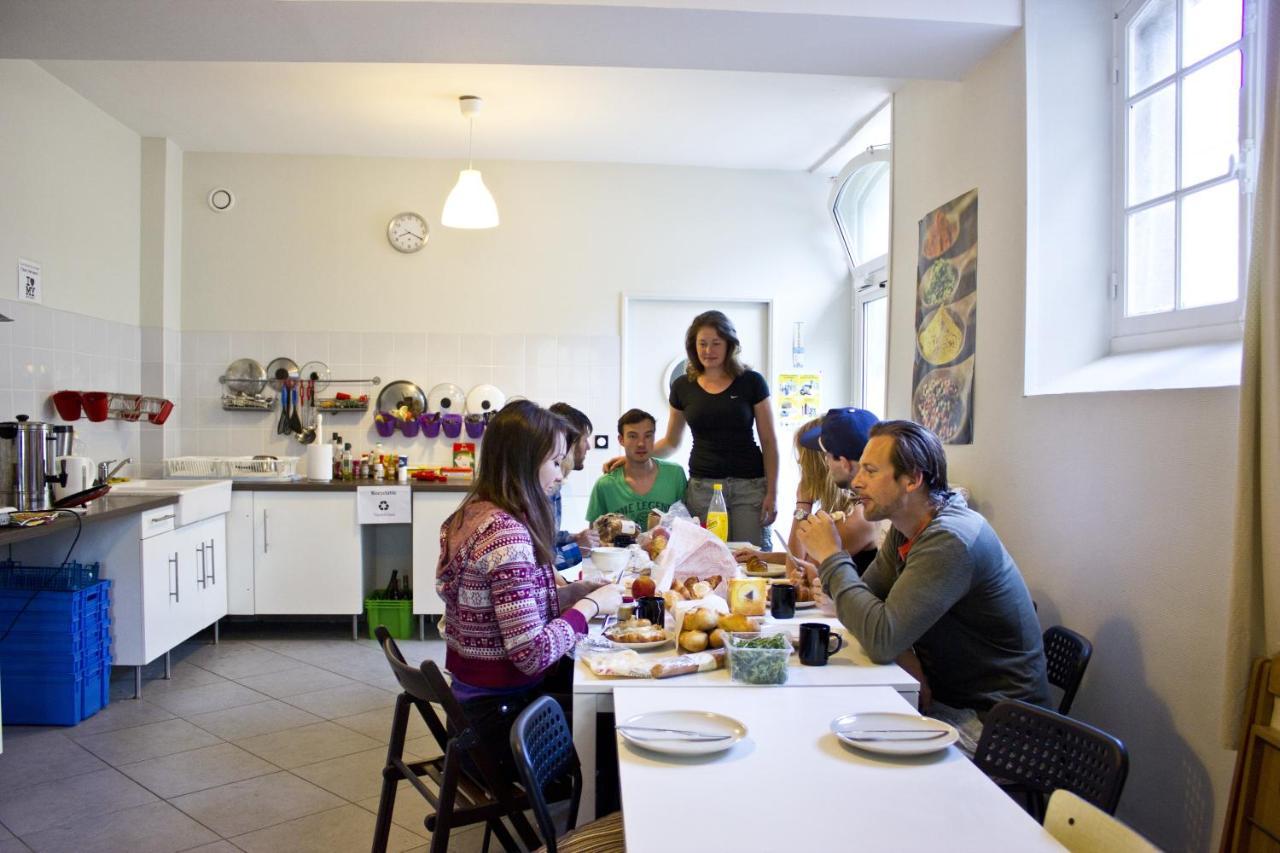 Fontaineblhostel Hostel & Camping Near Fontainebleau La Chapelle-la-Reine المظهر الخارجي الصورة