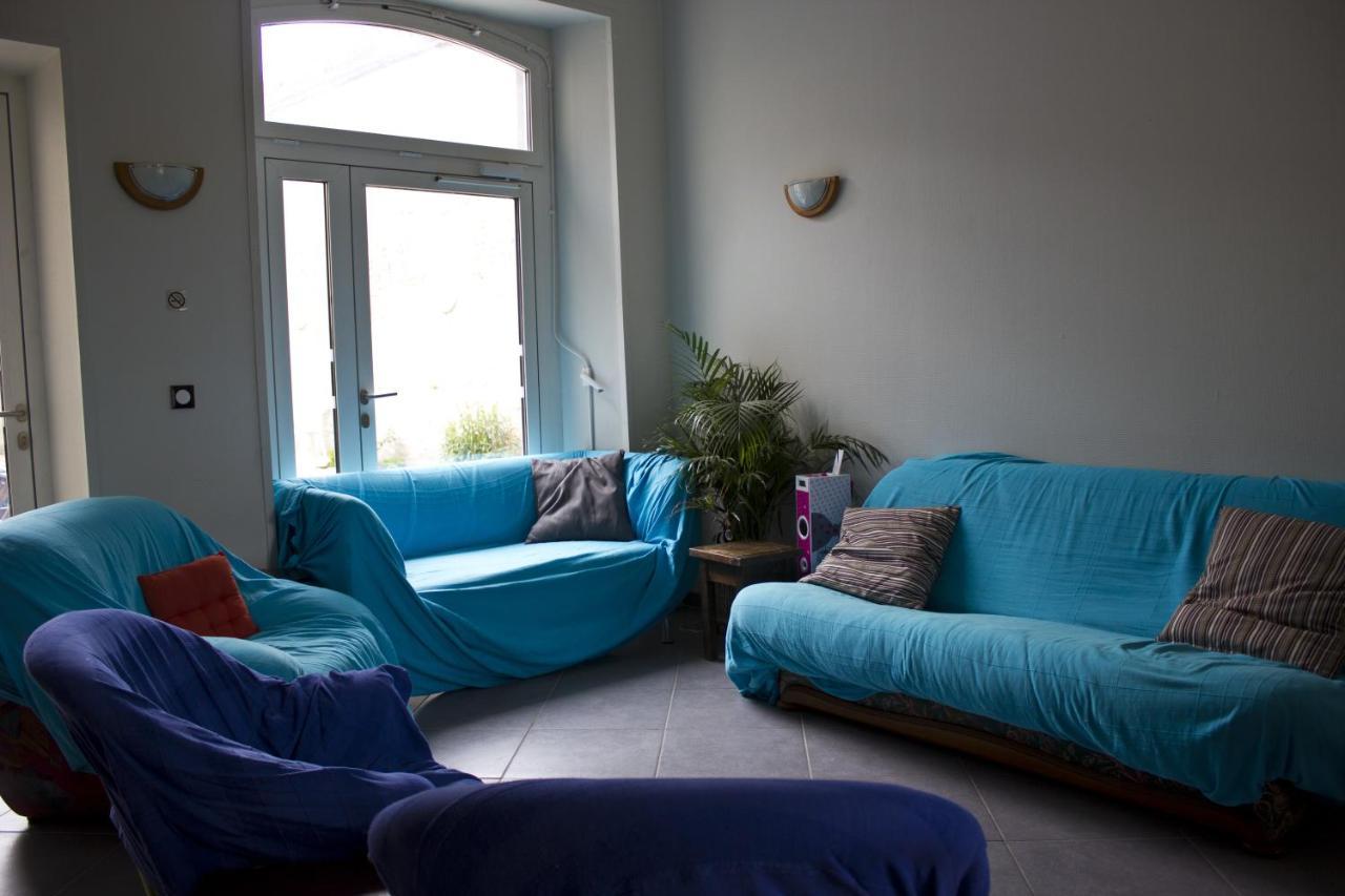 Fontaineblhostel Hostel & Camping Near Fontainebleau La Chapelle-la-Reine المظهر الخارجي الصورة